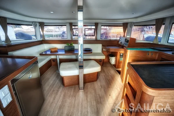 Lagoon 42 - Yacht Charter Sailica