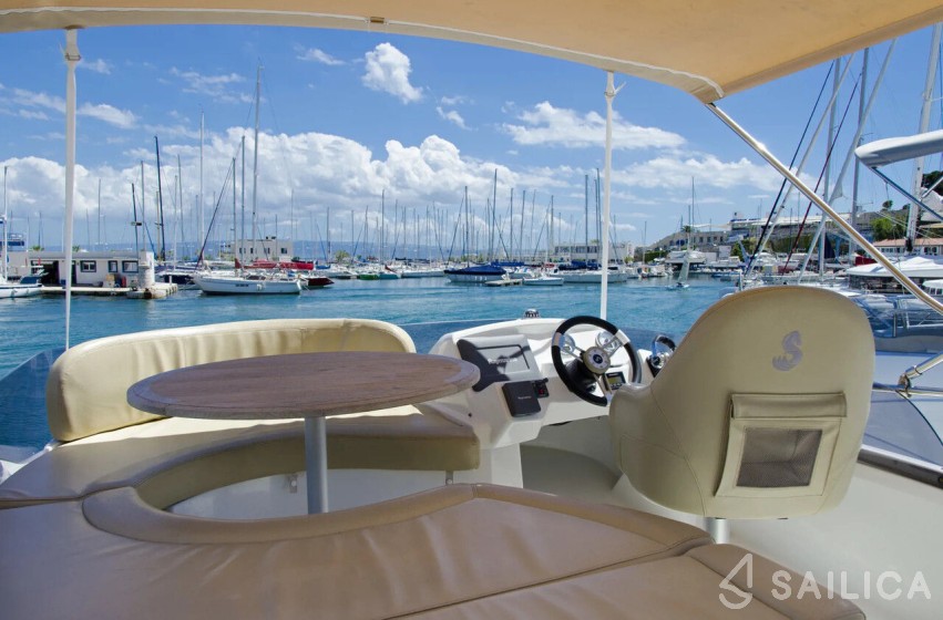 Antares 36 - Yacht Charter Sailica