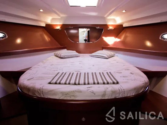 Antares 36 - Yacht Charter Sailica