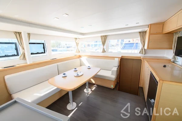 Lagoon 450  Flybridge - Yacht Charter Sailica