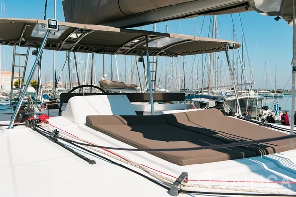 Lagoon 450  Flybridge - Yacht Charter Sailica