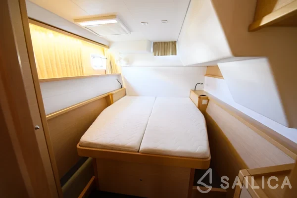 Lagoon 450  Flybridge - Yacht Charter Sailica