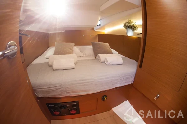 Sun Odyssey 490 - Yacht Charter Sailica