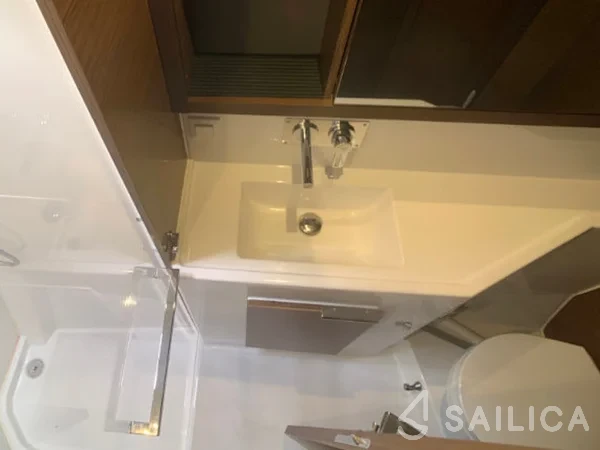 Lagoon 40 - Yacht Charter Sailica