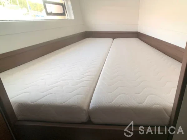 Lagoon 40 - Yacht Charter Sailica