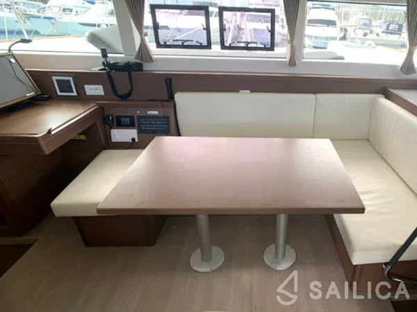 Lagoon 40 - Yacht Charter Sailica