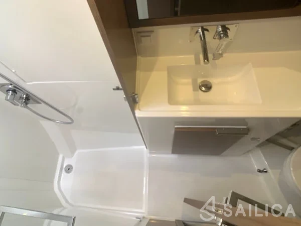 Lagoon 40 - Yacht Charter Sailica