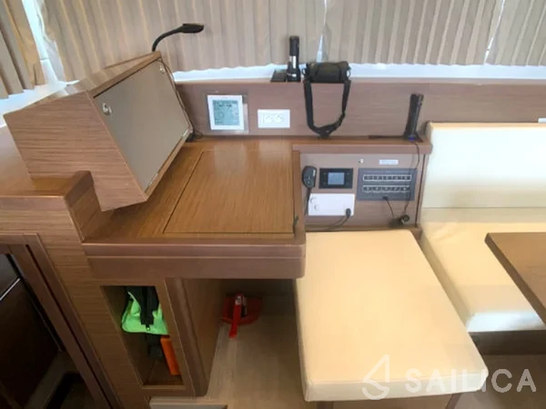 Lagoon 40 - Yacht Charter Sailica