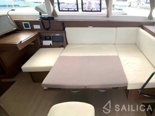 Lagoon 40 - Yacht Charter Sailica
