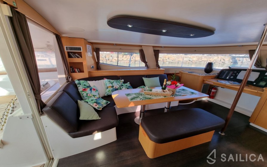 Salina 48 Evolution - 3 + 1 cab. - Yacht Charter Sailica