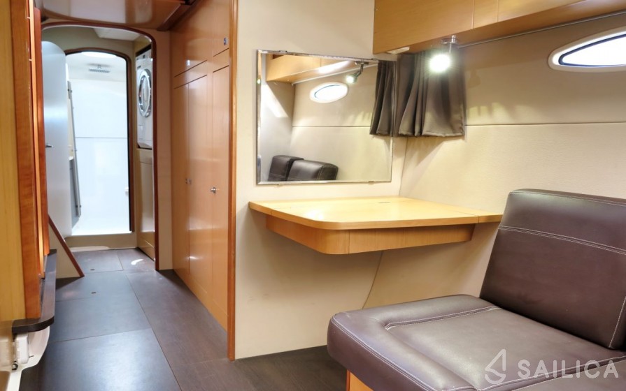 Salina 48 Evolution - 3 + 1 cab. - Yacht Charter Sailica