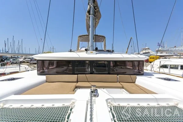 Lagoon 450  Flybridge - Yacht Charter Sailica