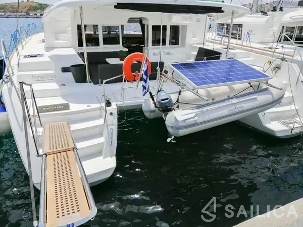 Lagoon 450  Flybridge - Yacht Charter Sailica