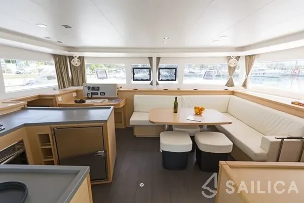 Lagoon 450  Flybridge - Yacht Charter Sailica