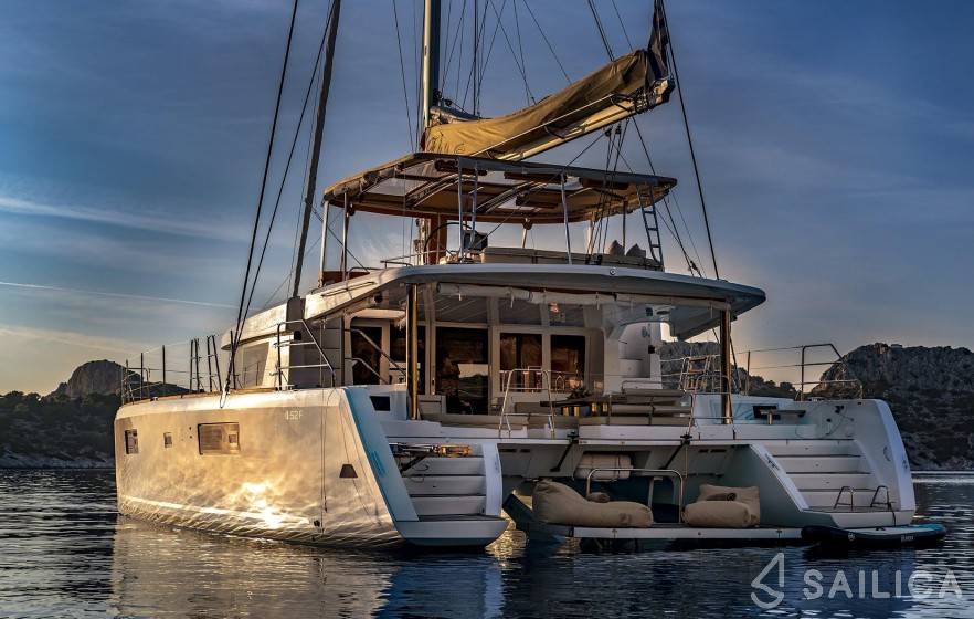 Lagoon 52F - Photo #26 Lagoon 52F - Yacht Charter Sailica
