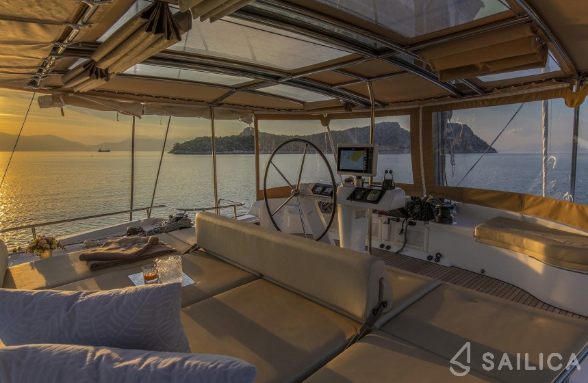 Lagoon 52F - Photo #30 Lagoon 52F - Yacht Charter Sailica