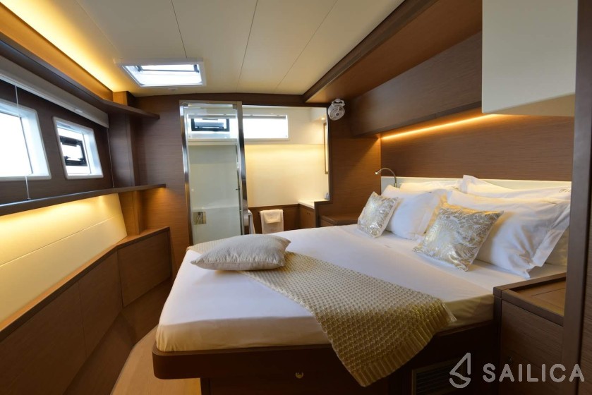 Lagoon 52F - Photo #34 Lagoon 52F - Yacht Charter Sailica