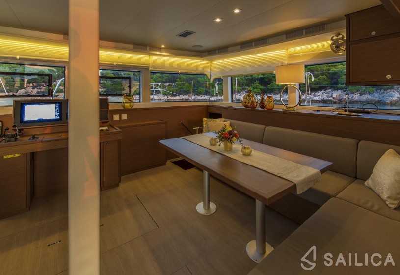 Lagoon 52F - Photo #32 Lagoon 52F - Yacht Charter Sailica