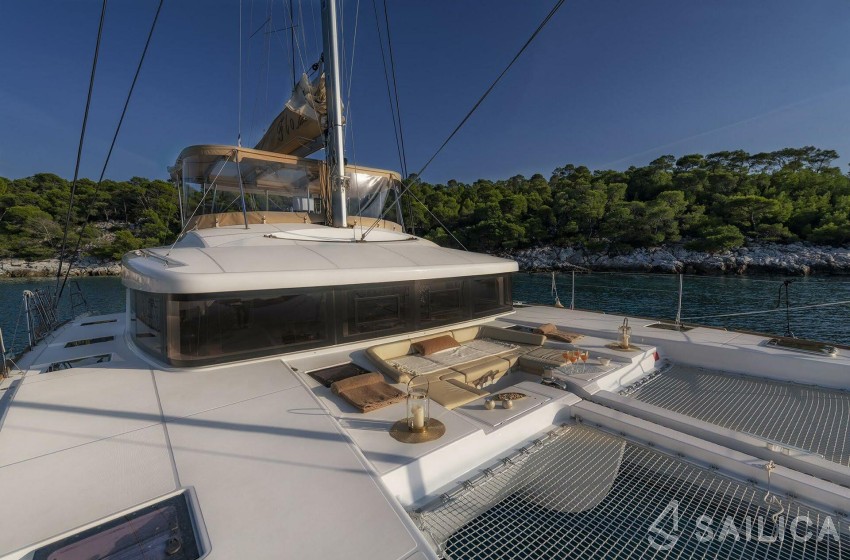 Lagoon 52F - Photo #27 Lagoon 52F - Yacht Charter Sailica