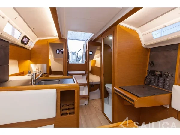 Sun Odyssey 349 - Yacht Charter Sailica