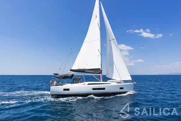 Oceanis 46.1 - Yacht Charter Sailica