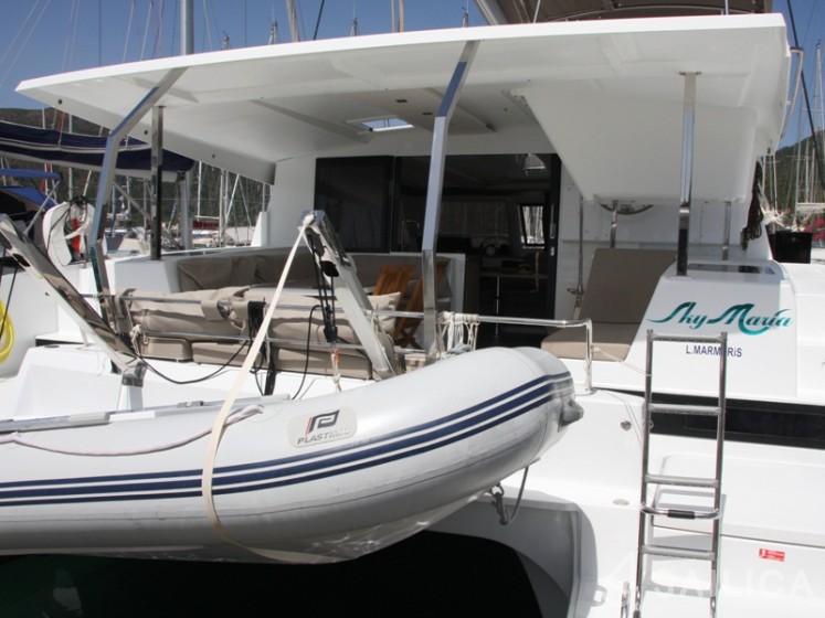 Lucia 40 - Yacht Charter Sailica
