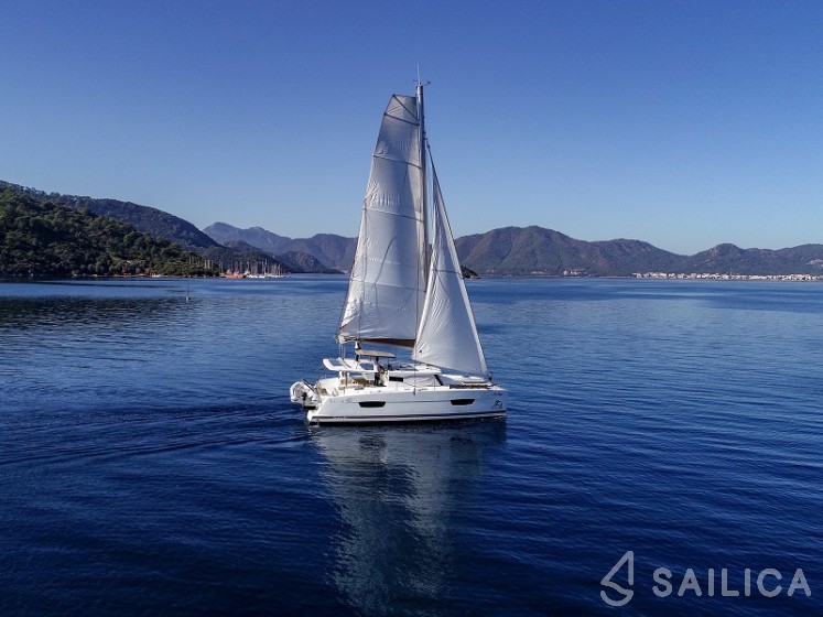 Lucia 40 - Yacht Charter Sailica