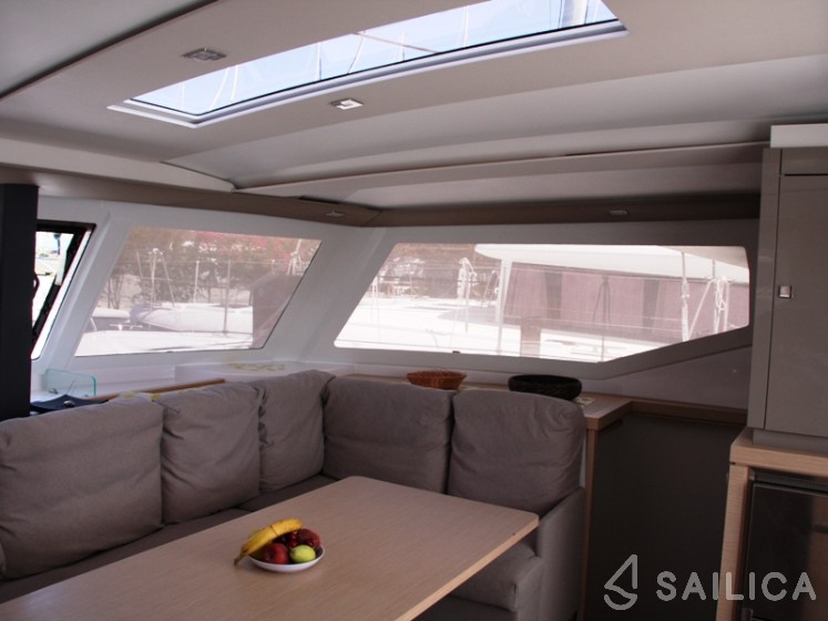 Lucia 40 - Yacht Charter Sailica