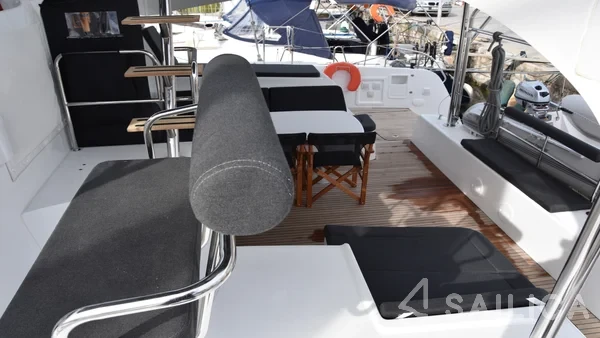 Lagoon 42 - Yacht Charter Sailica