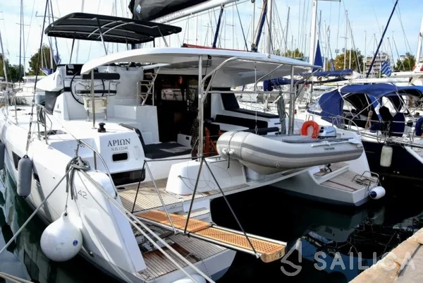 Lagoon 42 - Yacht Charter Sailica