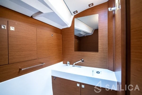 Sun Odyssey 519 - Yacht Charter Sailica