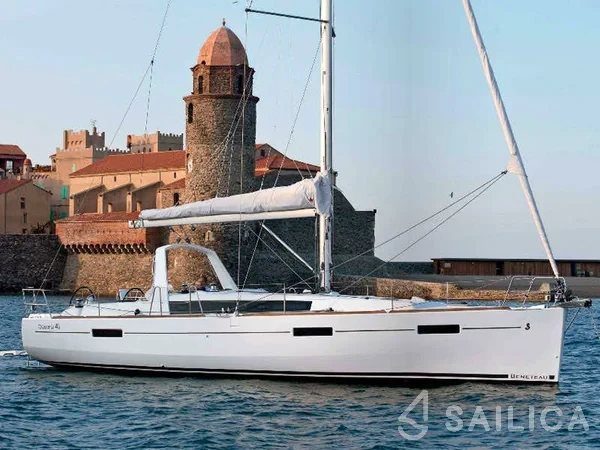 Oceanis 41.1 - Yacht Charter Sailica