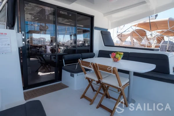 Lagoon 42 - Yacht Charter Sailica