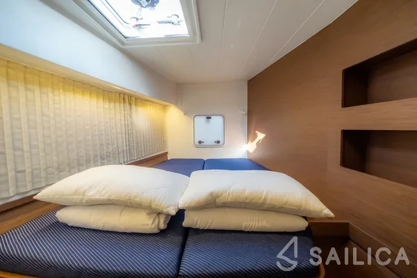 Lagoon 42 - Yacht Charter Sailica