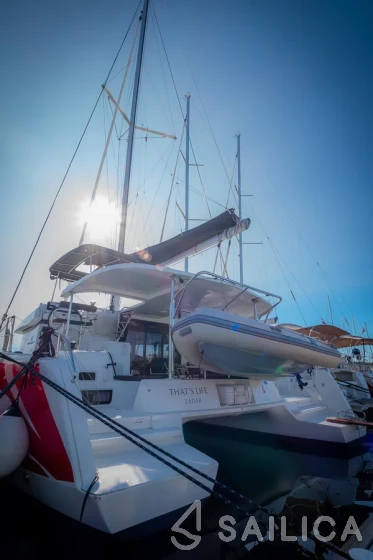 Lagoon 42 - Yacht Charter Sailica