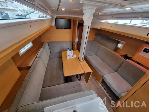 Elan E4 - Yacht Charter Sailica
