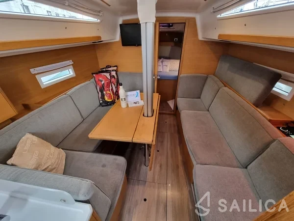 Elan E4 - Yacht Charter Sailica