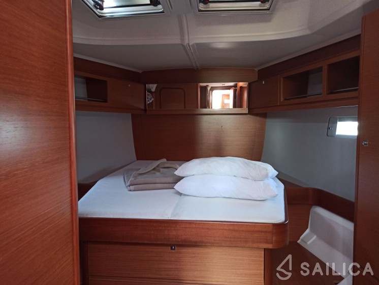 Dufour 460 GL - Yacht Charter Sailica