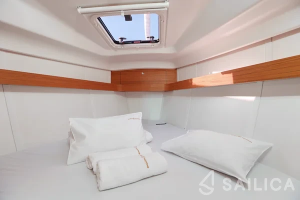 Elan 40 Impression - Yacht Charter Sailica