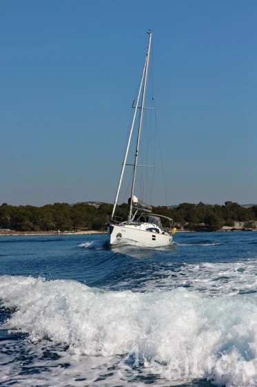 Elan 40 Impression - Yacht Charter Sailica