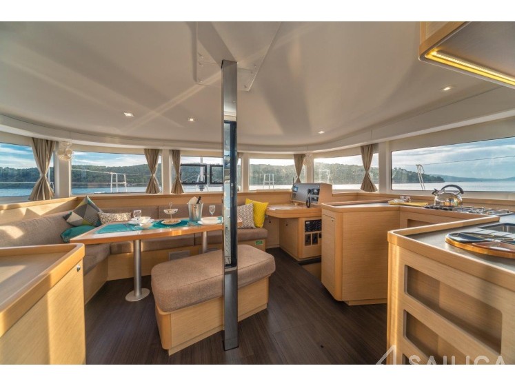 Lagoon 42 - Yacht Charter Sailica