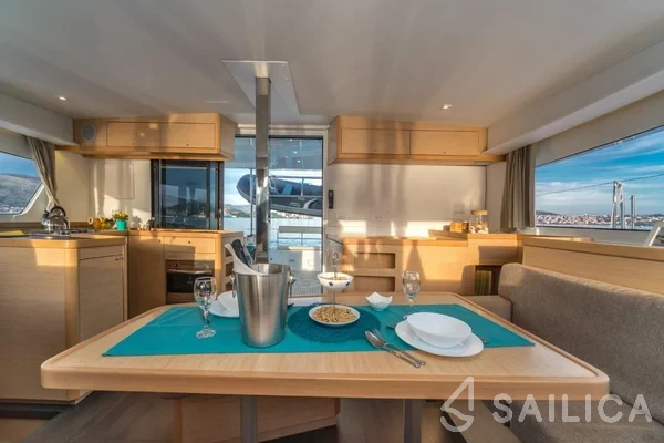 Lagoon 42 - Yacht Charter Sailica