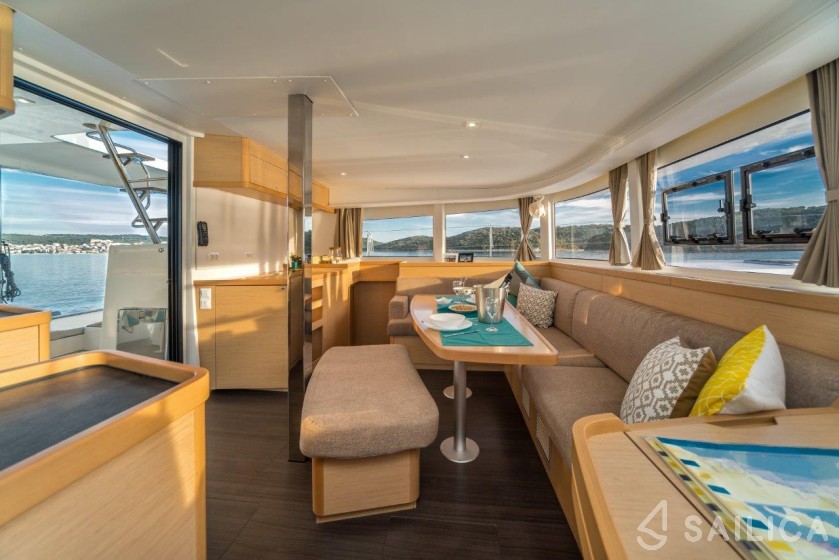 Lagoon 42 - Yacht Charter Sailica