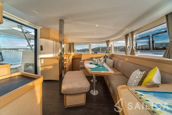 Lagoon 42 - Yacht Charter Sailica
