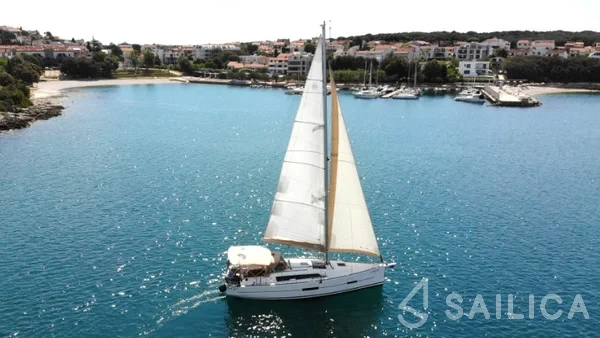 Dufour 382 GL - Yacht Charter Sailica