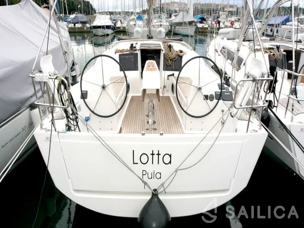 Dufour 382 GL - Yacht Charter Sailica