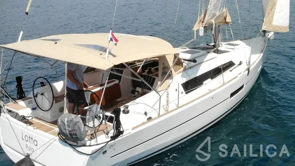 Dufour 382 GL - Yacht Charter Sailica