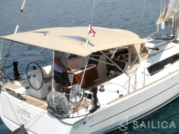 Dufour 382 GL - Yacht Charter Sailica