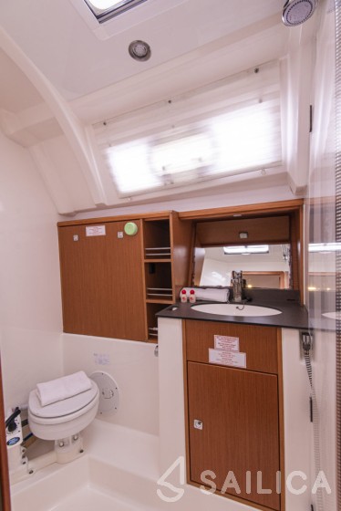 Bavaria 41 Cruiser - Yacht Charter Sailica