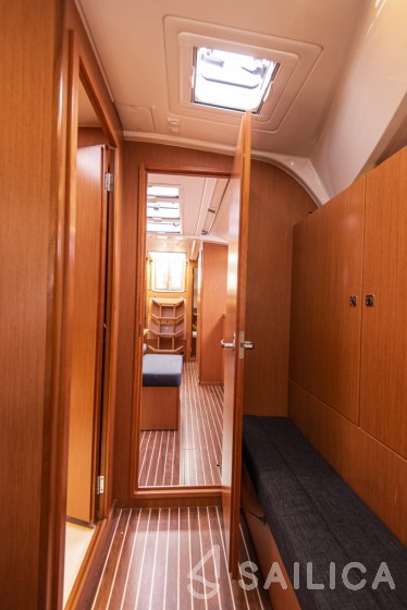Bavaria 41 Cruiser - Yacht Charter Sailica